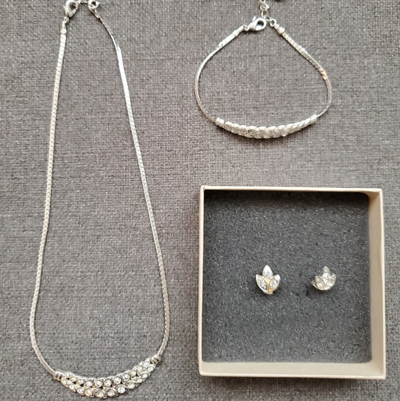 Necklace set - Picture 1 of 4